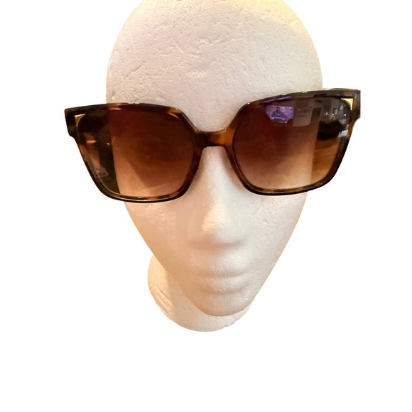 Tahari Accessories - Tahari Oversized Square Sunglasses‎ Tortoise Brown Gradient Quiet Luxury Chic